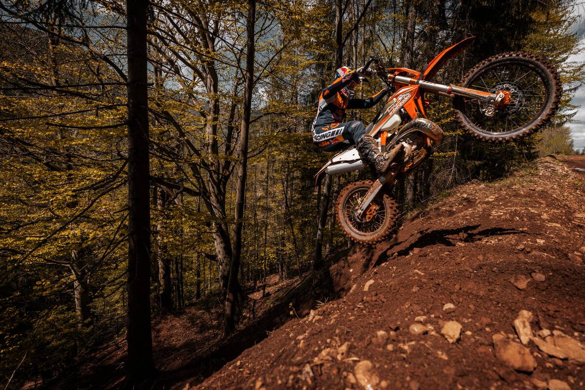 TOUR GUIDATO (PRIVATO) APPENNINO MODENESE CON MOTO DA ENDURO SPECIALISTICHE