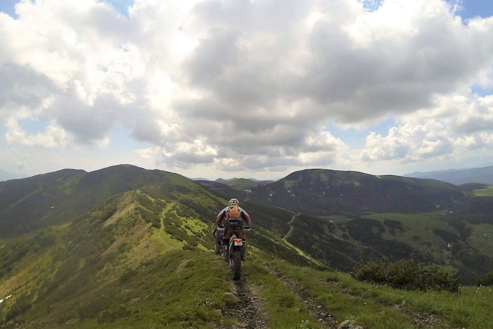 TOUR GUIDATO (PRIVATO) APPENNINO MODENESE CON MOTO DA ENDURO SPECIALISTICHE