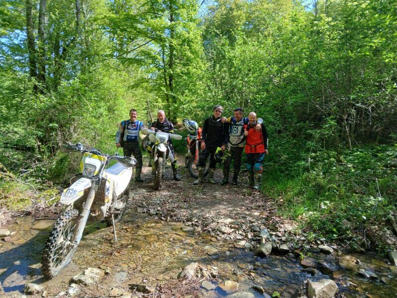 Gruppo di amici per un tour guidato